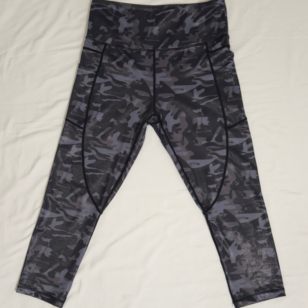 Grey Camouflage High-Waist Shiny Compression Workout Leggings